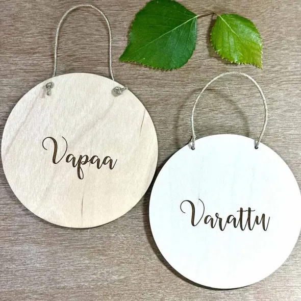 Kyltti Vapaa/Varattu – useita vaihtoehtoja