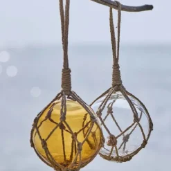 Lasipallo juuttinarussa iso kirkas