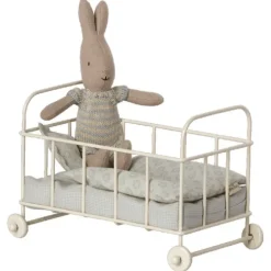 Maileg pinnasänky sininen micro