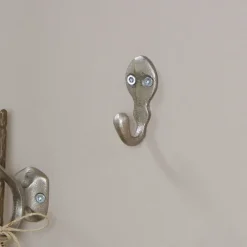 Naulakkokoukku antiikkimetalli