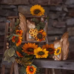 Orava ja auringonkukkakimppu 26 cm