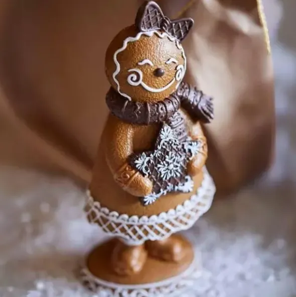 Piparkakkutyttö 16 cm