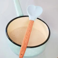 Silikonikauha Sydän 27 cm vaaleansininen