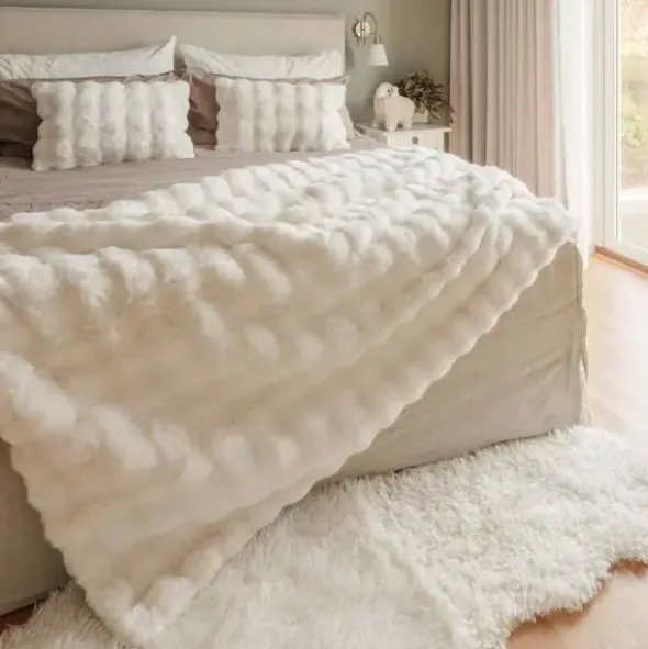 Torkkupeitto Misty ivory 140×220 cm